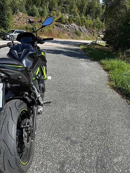 Kawasaki Ninja Z650 2 of 6