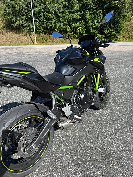 Kawasaki Ninja Z650 3 of 6