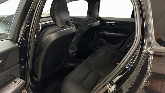 Volvo V60 11 of 12