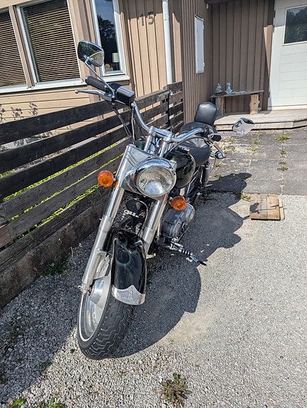 Harley-Davidson Sportster 1200 2 of 6
