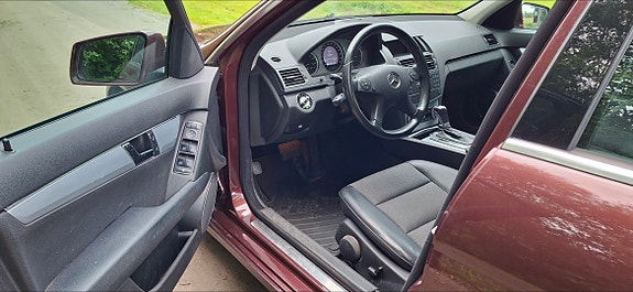 Mercedes-Benz C220 5 of 5