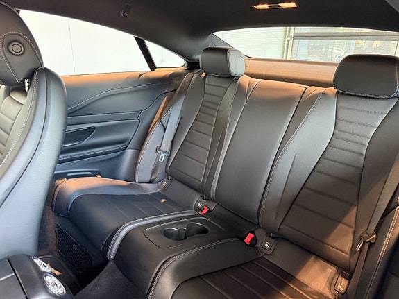 Mercedes-Benz E200 7 of 8