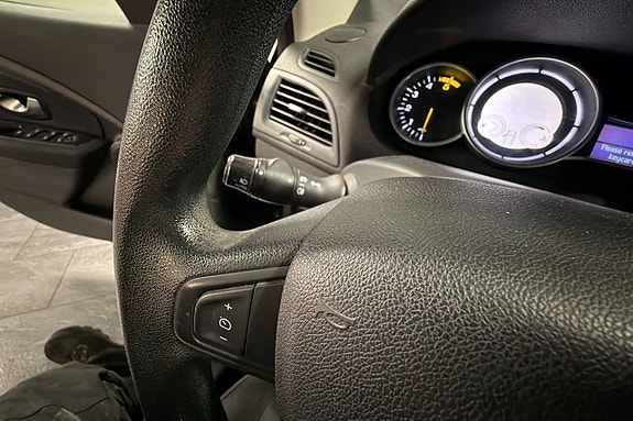 Renault Megane 21 of 25