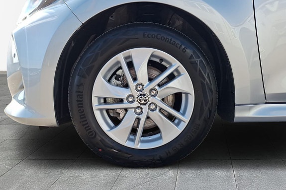 Toyota Yaris 16 of 19