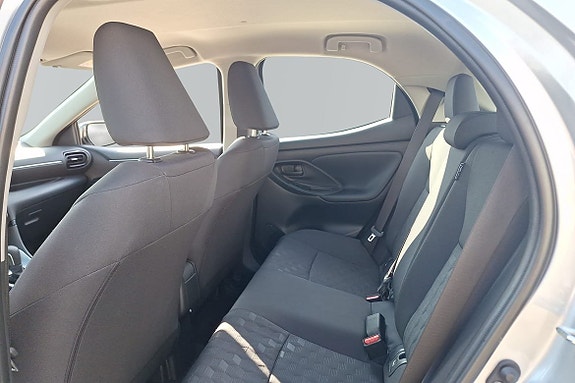 Toyota Yaris 11 of 19