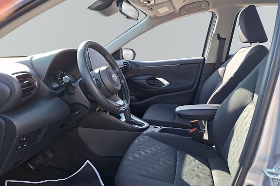 Toyota Yaris 12 of 19
