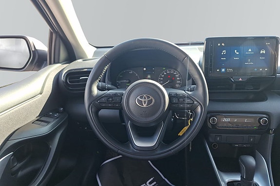 Toyota Yaris 9 of 19