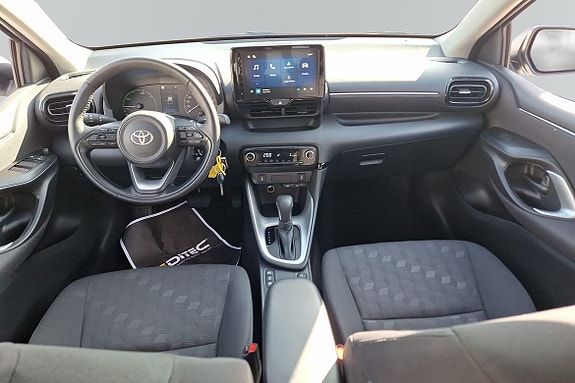 Toyota Yaris 8 of 19