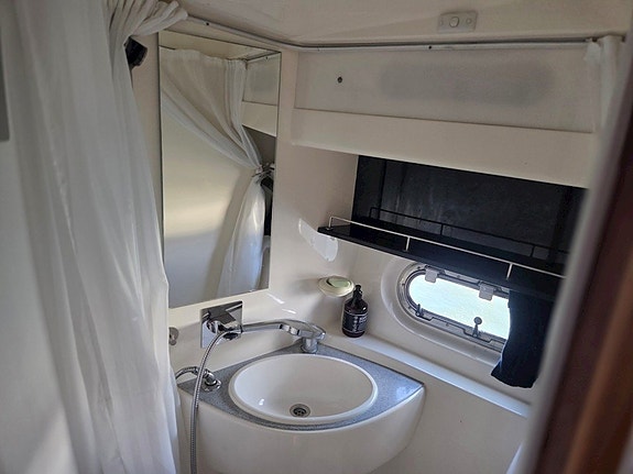 Sealine F37 - 2 x VP KAMD 44 (Axlar) 25 of 30