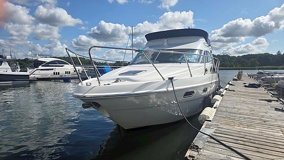 Sealine F37 - 2 x VP KAMD 44 (Axlar) 2 of 30