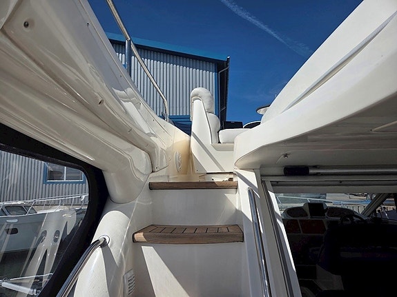 Sealine F37 - 2 x VP KAMD 44 (Axlar) 9 of 30