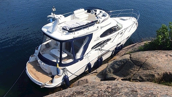 Sealine F37 - 2 x VP KAMD 44 (Axlar) 3 of 30