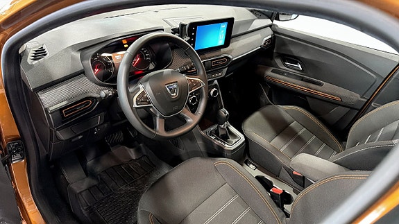 Dacia Sandero 8 of 9