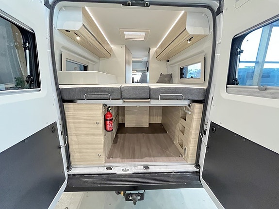 Adria Twin 640 SL / B-Körkort / Solcell / Dragkrok / Långbäddar 5 of 18