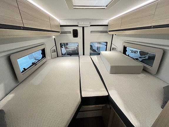 Adria Twin 640 SL / B-Körkort / Solcell / Dragkrok / Långbäddar 15 of 18