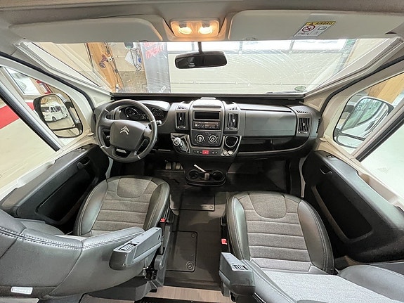 Adria Twin 640 SL / B-Körkort / Solcell / Dragkrok / Långbäddar 17 of 18