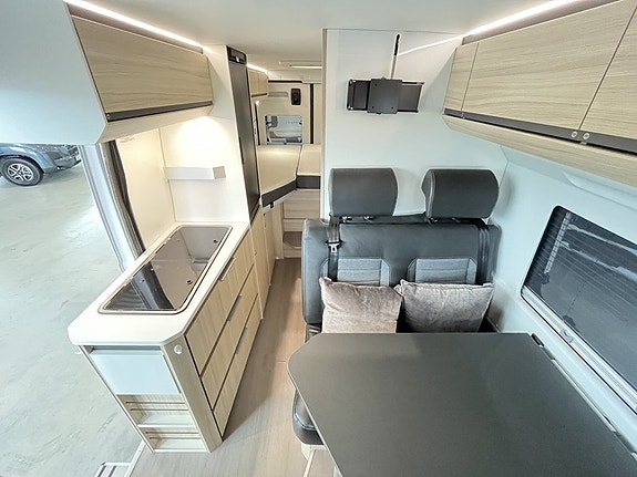 Adria Twin 640 SL / B-Körkort / Solcell / Dragkrok / Långbäddar 9 of 18
