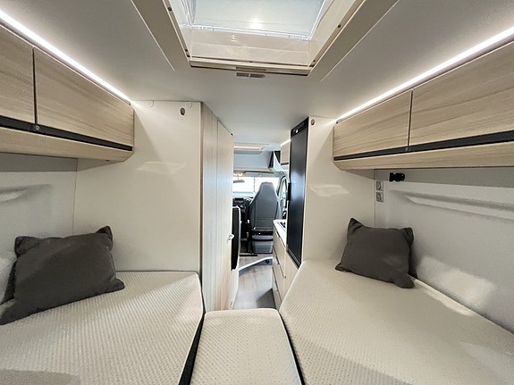 Adria Twin 640 SL / B-Körkort / Solcell / Dragkrok / Långbäddar 16 of 18