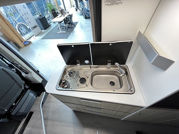 Adria Twin 640 SL / B-Körkort / Solcell / Dragkrok / Långbäddar 12 of 18