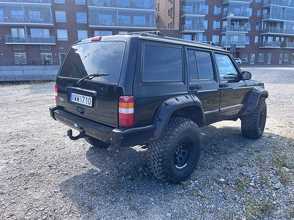 Jeep Cherokee 5 of 12