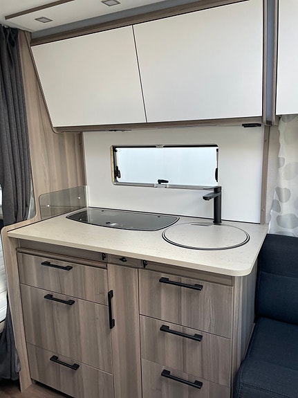 KABE Estate 470 XL KS 7 of 8