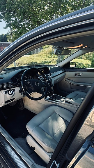 Mercedes-Benz E250 7 of 11