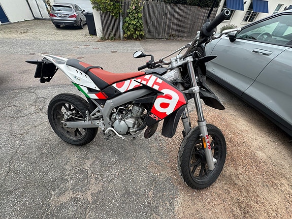 Aprilia SX 50 4 of 5