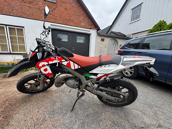 Aprilia SX 50 3 of 5