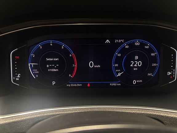Volkswagen T-Roc 16 of 21