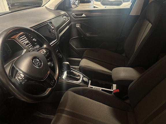Volkswagen T-Roc 8 of 21