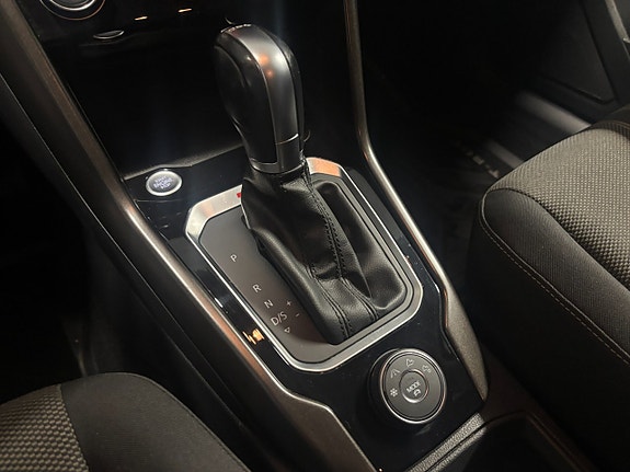 Volkswagen T-Roc 12 of 21