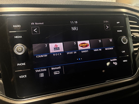 Volkswagen T-Roc 15 of 21