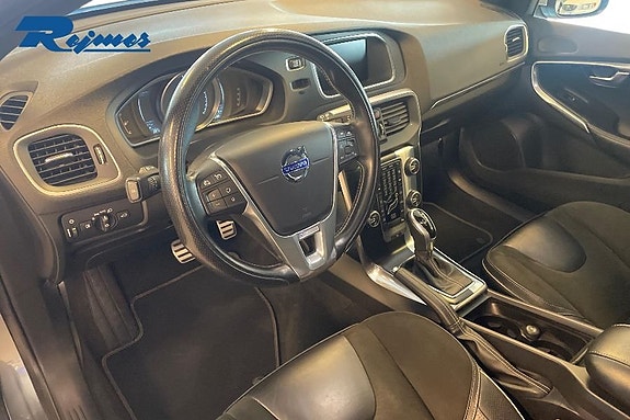Volvo V40 12 of 20
