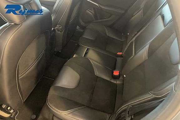 Volvo V40 13 of 20
