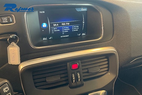 Volvo V40 17 of 20