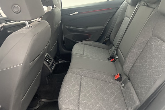 Volkswagen Golf VIII 11 of 13