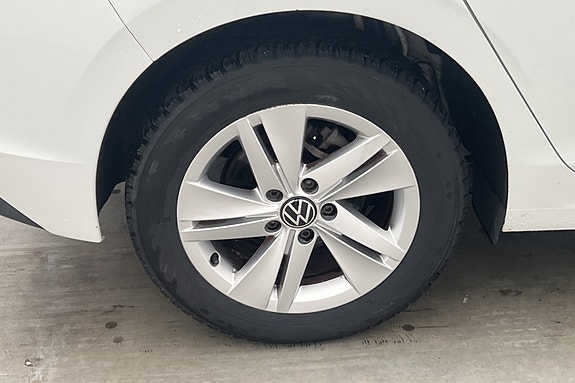 Volkswagen Golf VIII 13 of 13