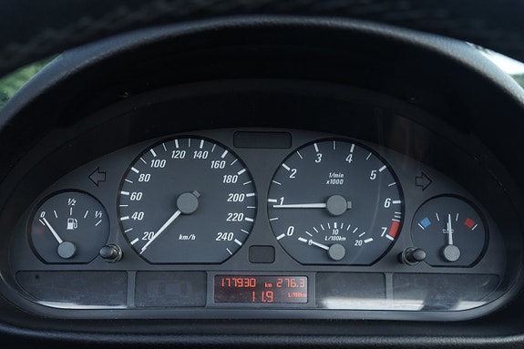 BMW 318 10 of 10