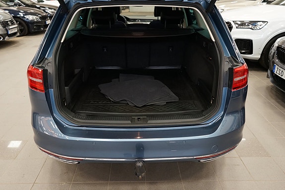 Volkswagen Passat 7 of 18