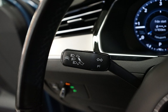 Volkswagen Passat 16 of 18