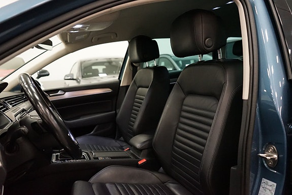 Volkswagen Passat 13 of 18