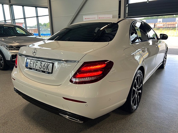 Mercedes-Benz E200 d 3 of 17