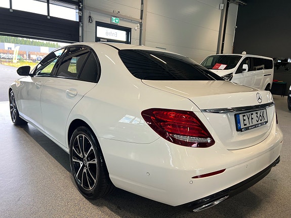 Mercedes-Benz E200 d 5 of 17