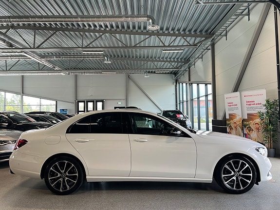 Mercedes-Benz E200 d 2 of 17