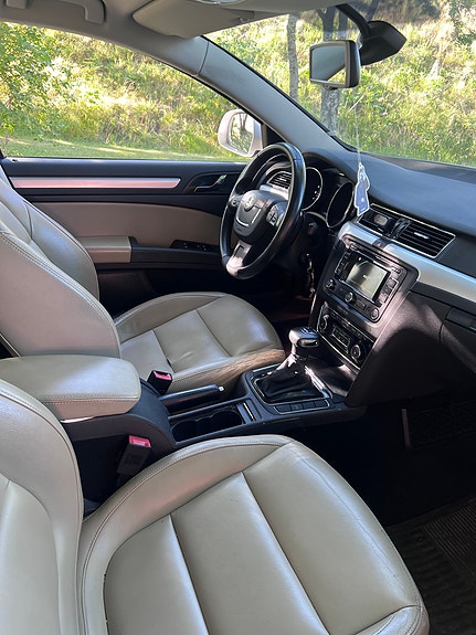 Skoda Superb 6 of 8