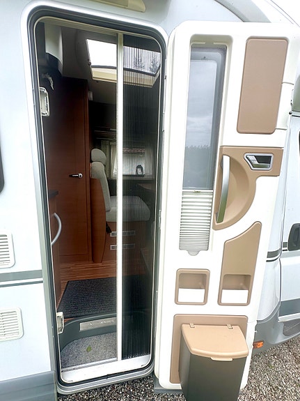 Knaus Sun Ti 700 MQ 9 of 16