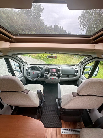 Knaus Sun Ti 700 MQ 13 of 16
