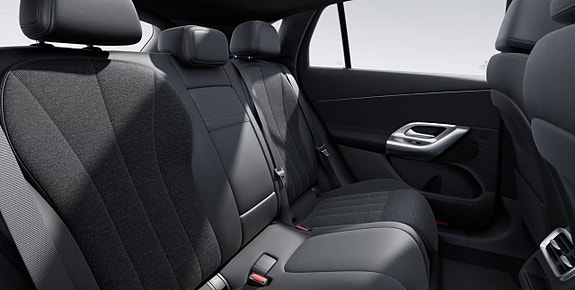 Mercedes-Benz GLC300 10 of 11