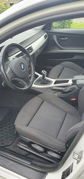BMW 318i 6 of 6