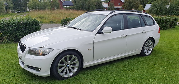 BMW 318i 3 of 6